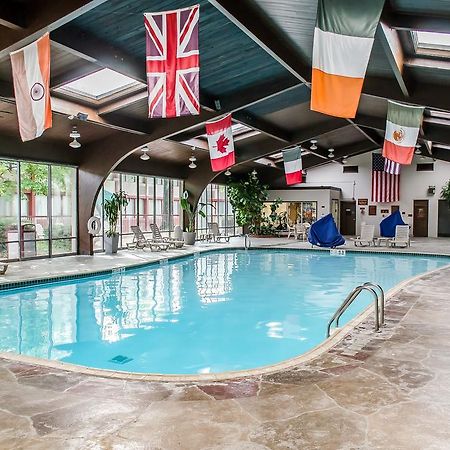 Norwood Inn Hudson Екстериор снимка