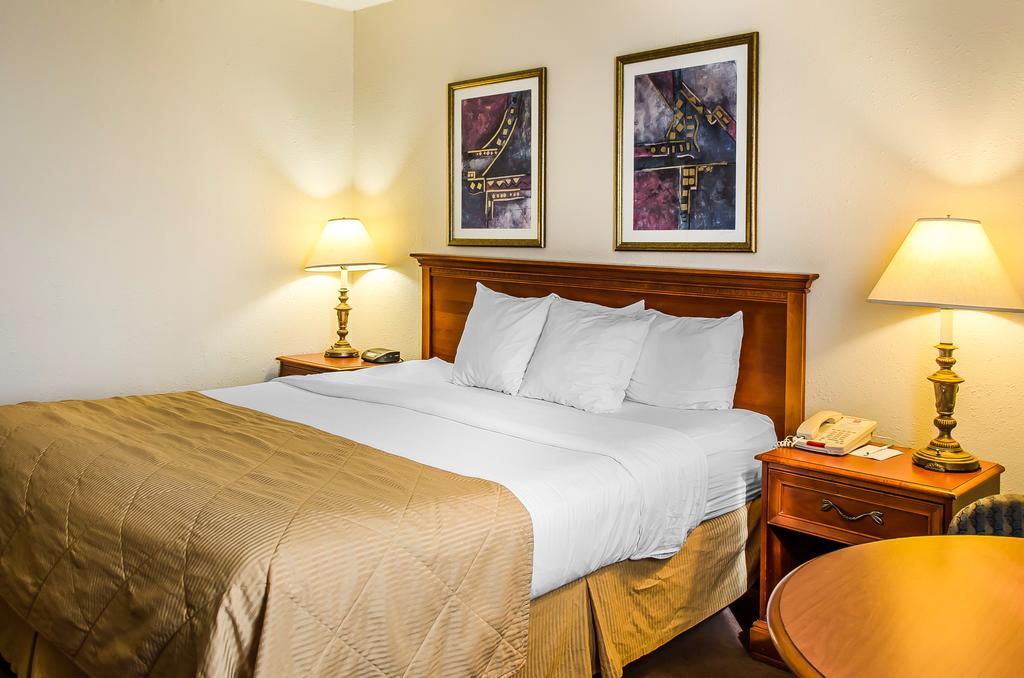 Norwood Inn Hudson Екстериор снимка