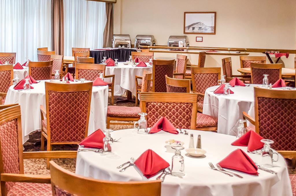 Norwood Inn Hudson Екстериор снимка
