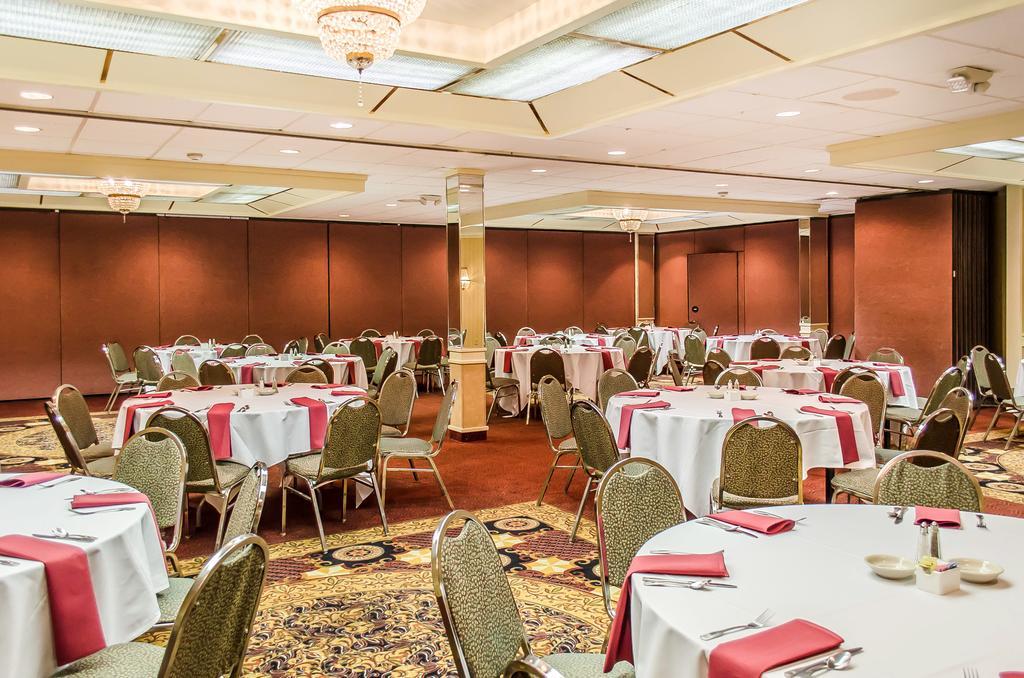 Norwood Inn Hudson Екстериор снимка
