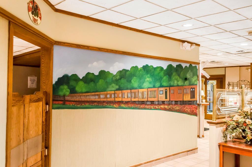 Norwood Inn Hudson Екстериор снимка