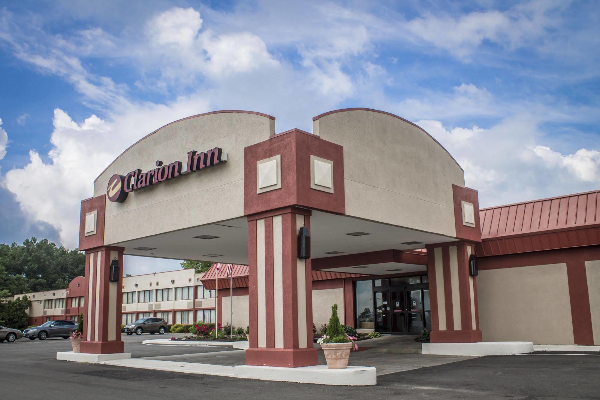 Norwood Inn Hudson Екстериор снимка
