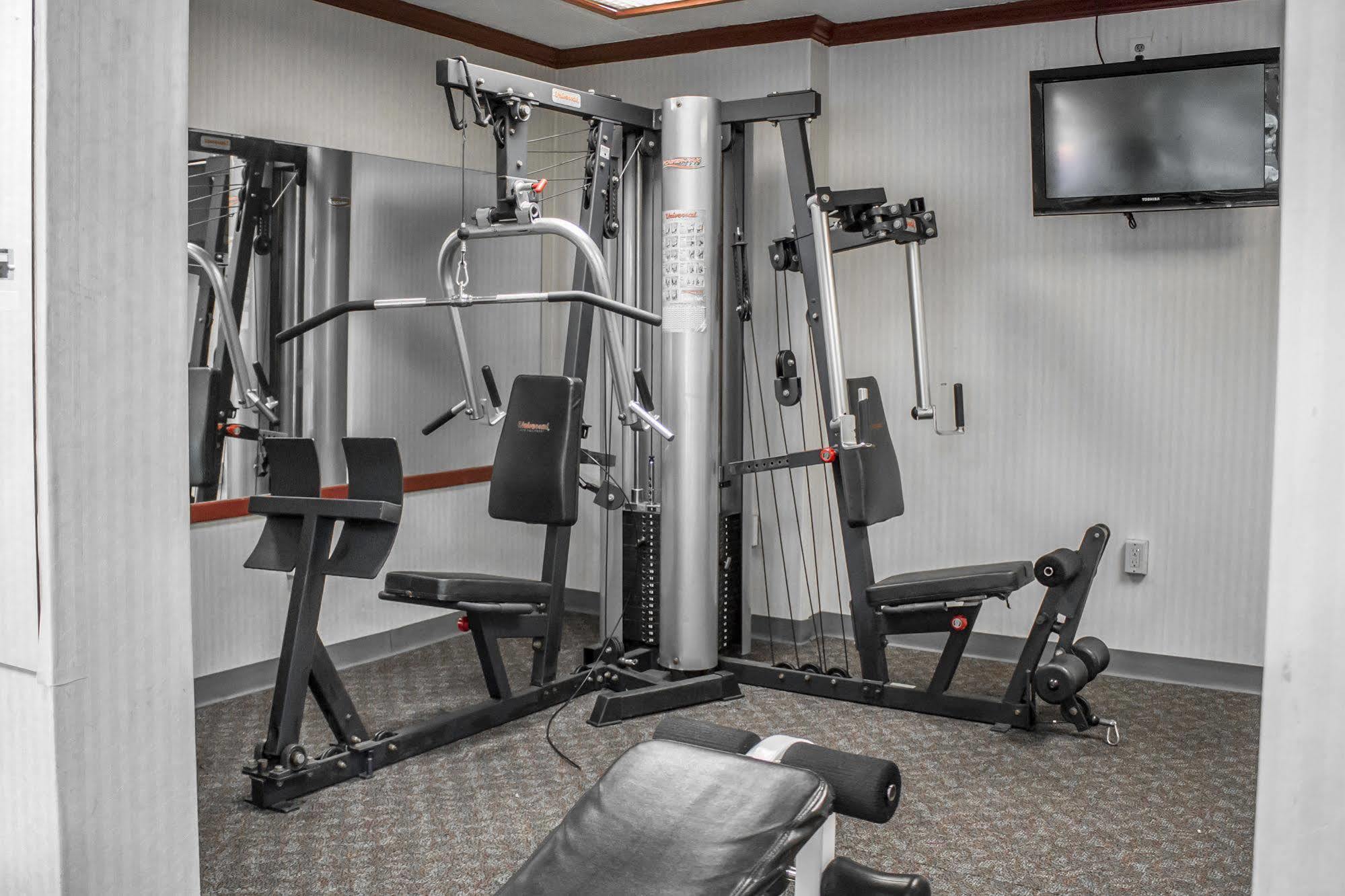 Norwood Inn Hudson Екстериор снимка