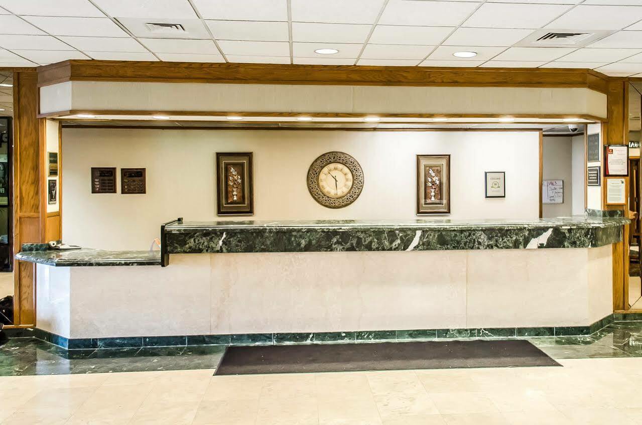 Norwood Inn Hudson Екстериор снимка